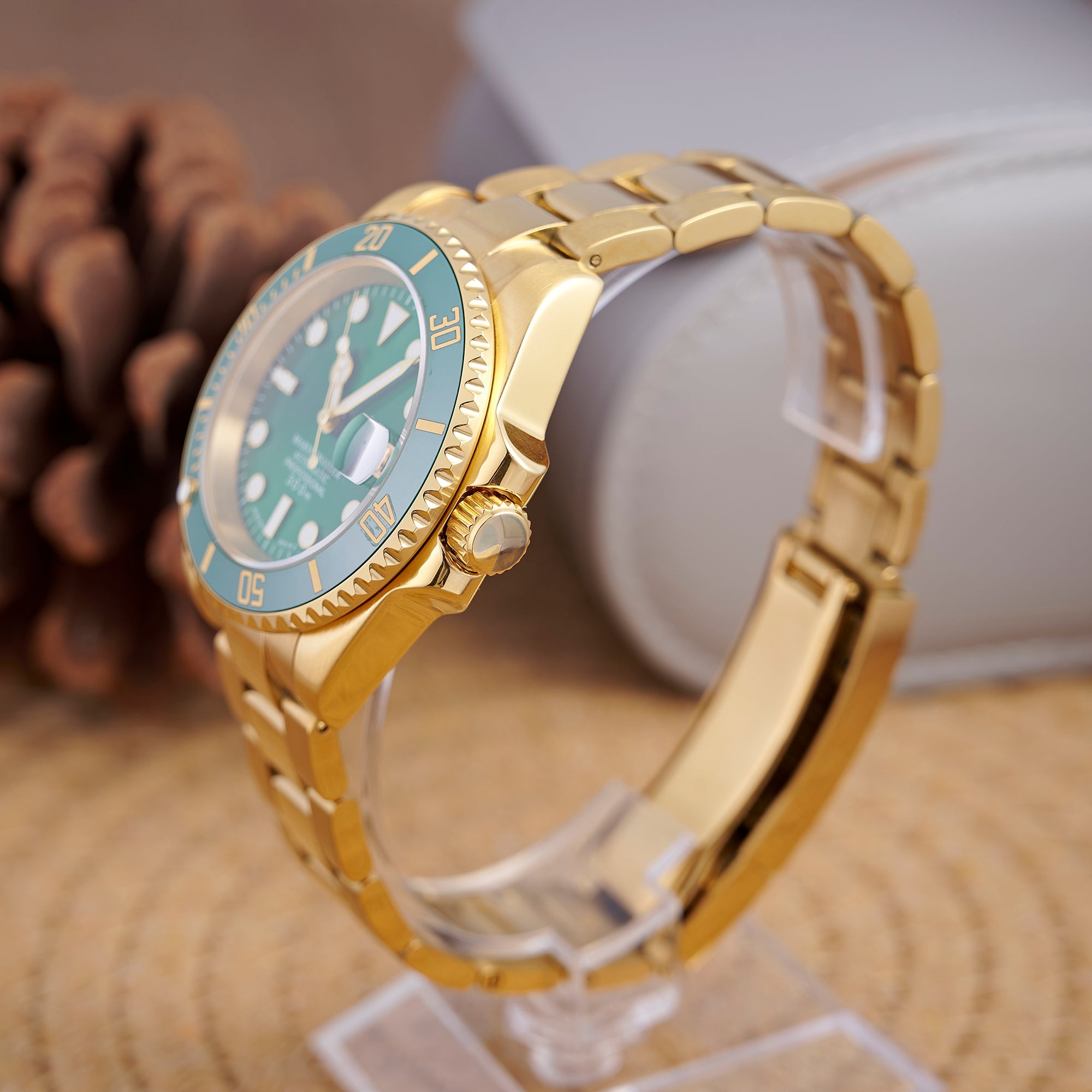 SEIKOMARINER MASTER GOLD AND GREEN